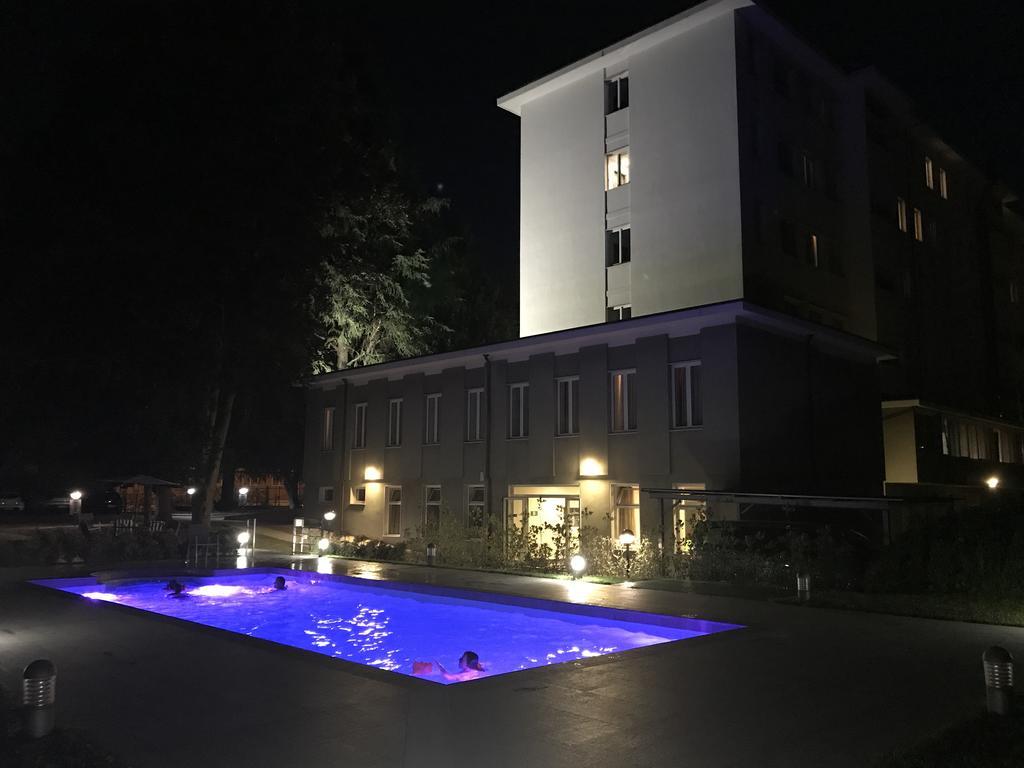 Bis Hotel Varese Exterior photo